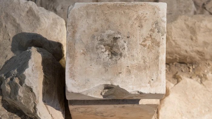 View of the Altar With Cannabis Remains. Image: Israel Antiquities Authority Collection, (Photo © the Israel Museum, Jerusalem, by Laura Lachman)