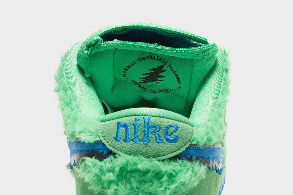 The Nike SB Dunk Low Grateful Dead features a hidden pouch.